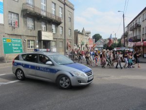 Policjanci zabezpieczali przejście pielgrzymek